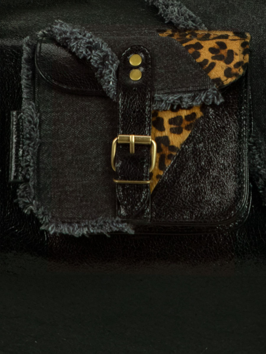 photo-vue-zoom-matiere-sac-voyage-cuir-noir-leopard-levoyageur-xl-chimere-denim-noir-paul-marius-m08s60-ch-b-denim