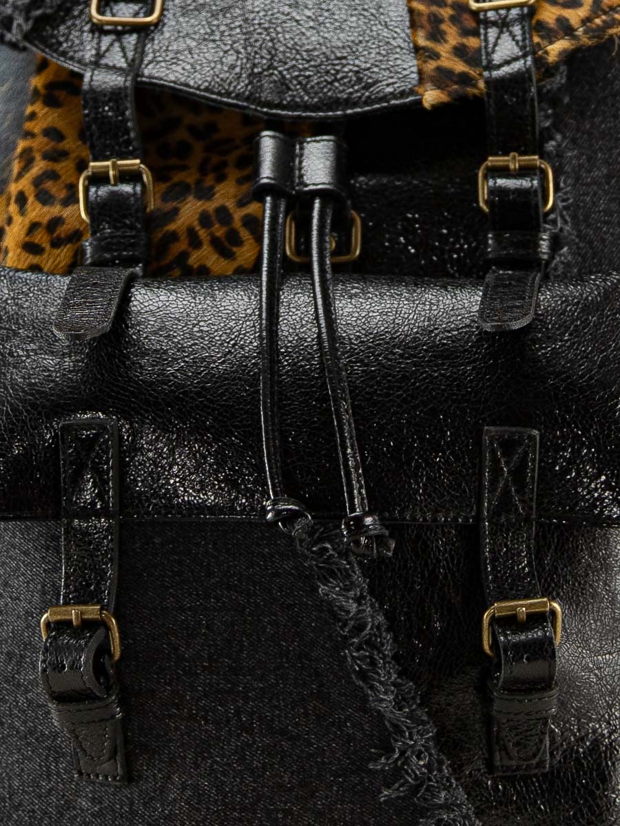 photo-vue-zoom-matiere-sac-a-dos-cuir-femme-leopard-noir-monlegionnaire-chimere-denim-noir-paul-marius-bbp-ch-b-denim